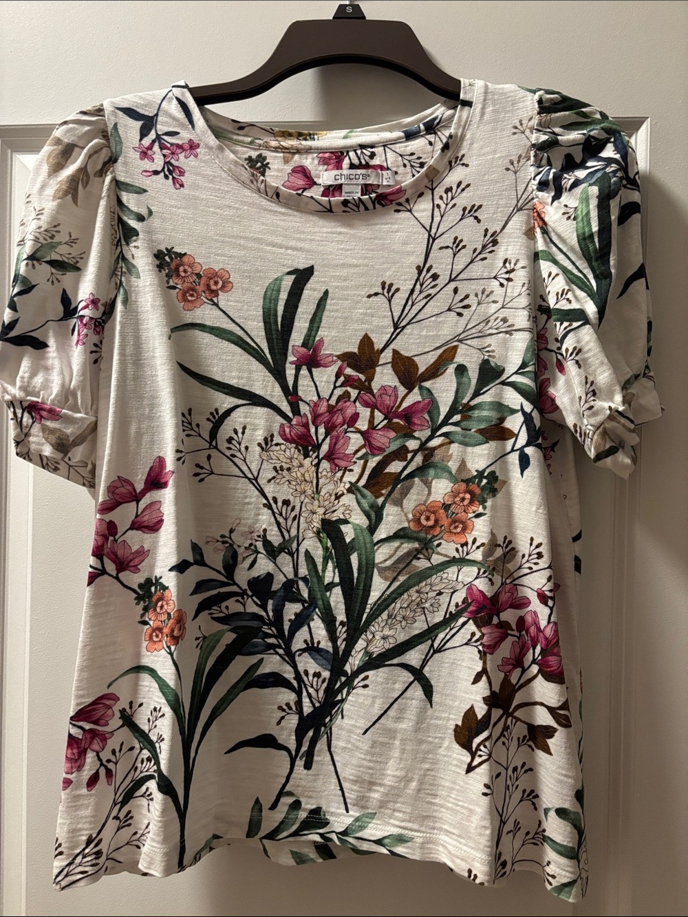 Chico's Cream Floral Puff-Sleeve Blouse with Pink & Green Botanical Print
